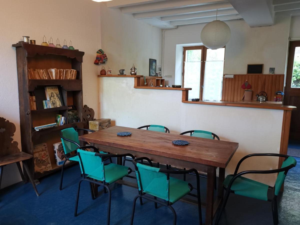 Gite Des Petites Ruelles : Familial Et Chaleureux Trôo Esterno foto