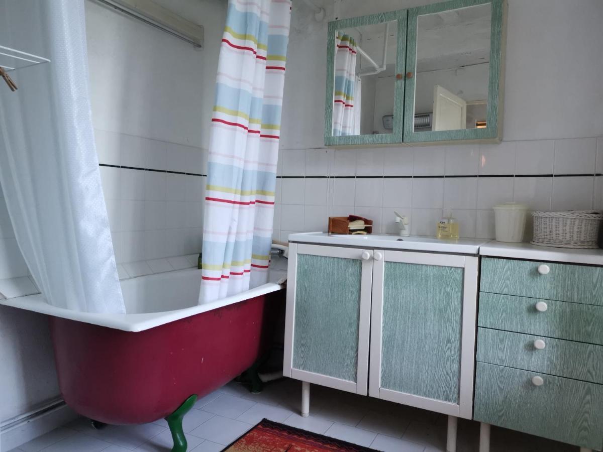 Gite Des Petites Ruelles : Familial Et Chaleureux Trôo Esterno foto